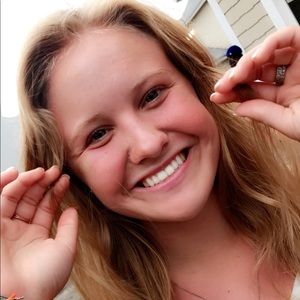 Meet your Posher, Chloe